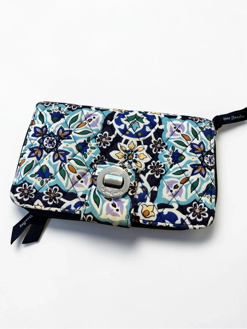 Vera Bradley Lisbon Medallion Cool Retired Turn Lock Wallet Organizer Quilted